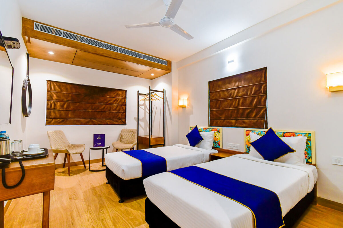 rooms with with white bed sheet