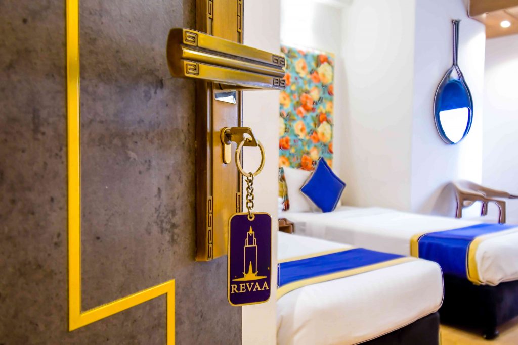 reeva hotel room, a door attach with key